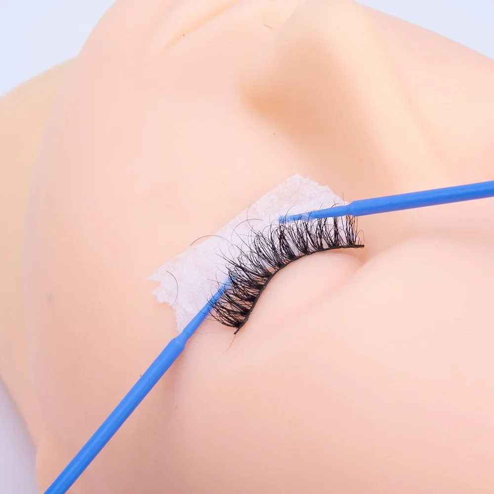 Brosse de nettoyage de cils, 1 - Beauty In Makeup avis et prix